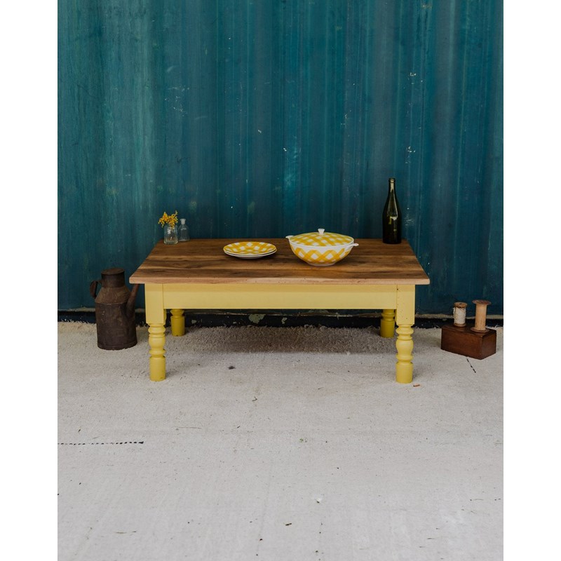 Table basse en noyer et jaune n°891