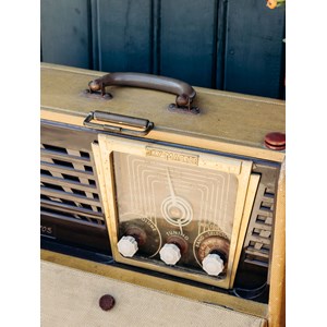 Nour, la radio valisette décorative n°53