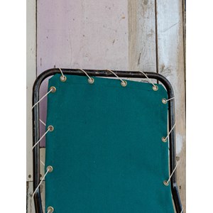 Chaise longue en tissu vert sapin n°13