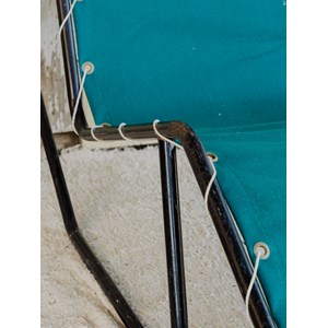 Chaise longue en tissu vert sapin n°13