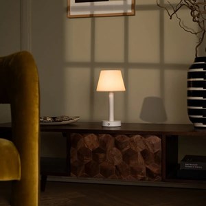Lampe de table rechargeable en bois blanc zoë