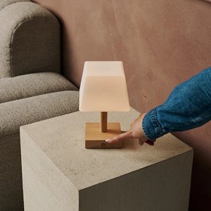 Lampe de table en bois marron clair - tommy