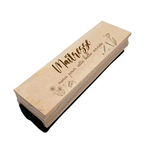 Brosse pour tableau  fleurs  merci