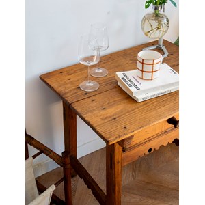 Table d'appoint en bois clair n°878