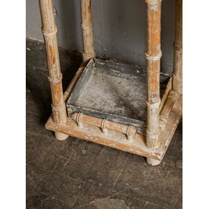 Porte-parapluie en bois teinté n°899