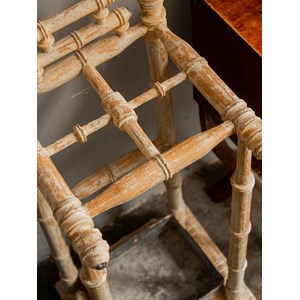 Porte-parapluie en bois teinté n°899