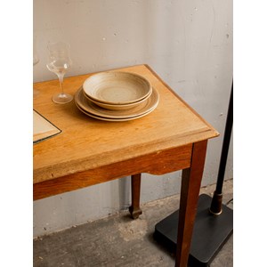 Table à manger en bois clair n°1323