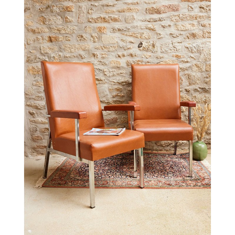 Paire de fauteuils en skaï n°1188
