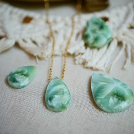 Collier kshitij hemimorphite