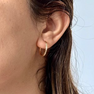 Créoles esmeralda plaqué or 18 carats 16 et 20 mm