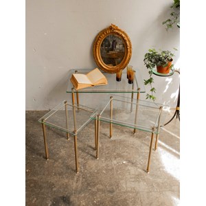 Table gigogne au plateau de verre n°150
