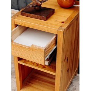 Table de chevet en bois clair n°1462