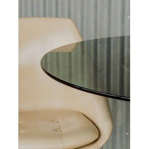 Table à manger en verre fumé et chromée n°1150
