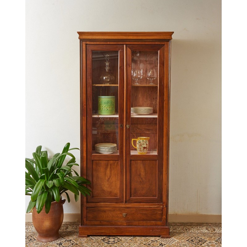 Debongout - Grande vitrine en bois n°227