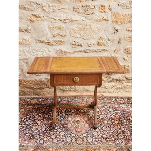 Table d'appoint en bois et cuir n°908
