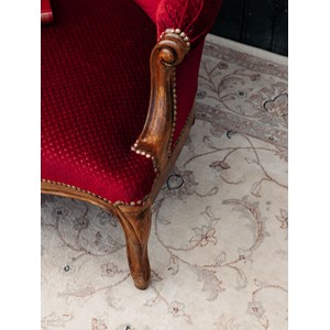 Banquette en velours rouge n°48