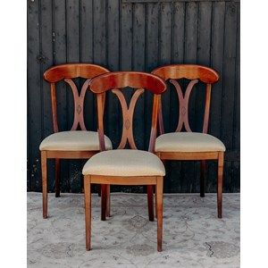 Lot de six chaises en bois n°1198