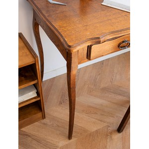 Edouard, le bureau en bois foncé n°674