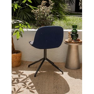 Chaise à coque en tissu foncé n°1496