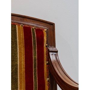 Fauteuil louis xiii en bois et tissu à rayures n°929