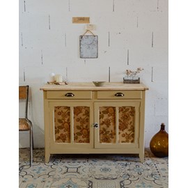 Buffet en bois beige et à motifs n°1511