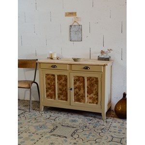 Buffet en bois beige et à motifs n°1511