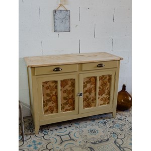 Buffet en bois beige et à motifs n°1511