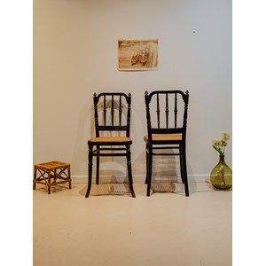 Paire de chaises en bois noir n°1219