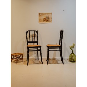 Paire de chaises en bois noir n°1219