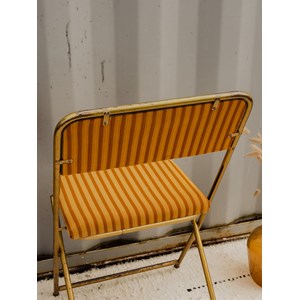 Paire de chaises dorées et à rayures n°1512