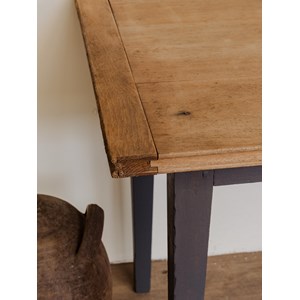 Romy, la table à manger en bois n°1353