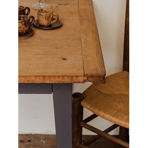 Romy, la table à manger en bois n°1353