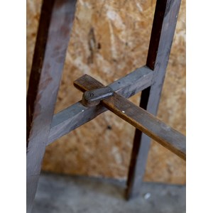 Denis, l'escabeau en bois foncé n°38