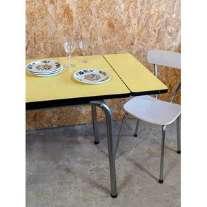 Table à manger en formica n°1157