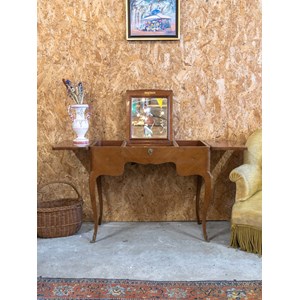 Louise, la coiffeuse en bois n°289