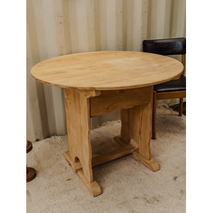 Table à manger ronde en bois n°1352