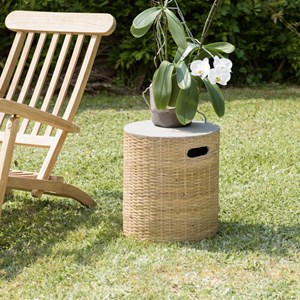 Hector - table d'appoint ronde plat. En béton socle en bambou