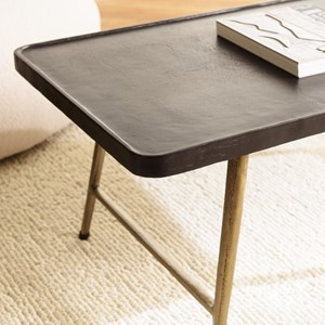Johan - table basse rect. En aluminium plateau noir pieds dorés