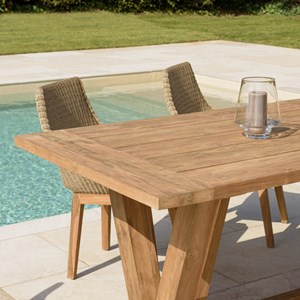 Kally - table à manger jardin 220cm en bois de teck recyclé pieds v