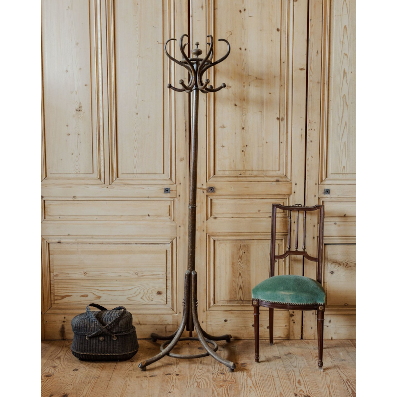 Max, le porte-manteau en bois n°337