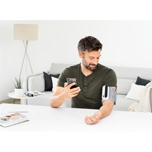Tensiomètre au bras connecté
