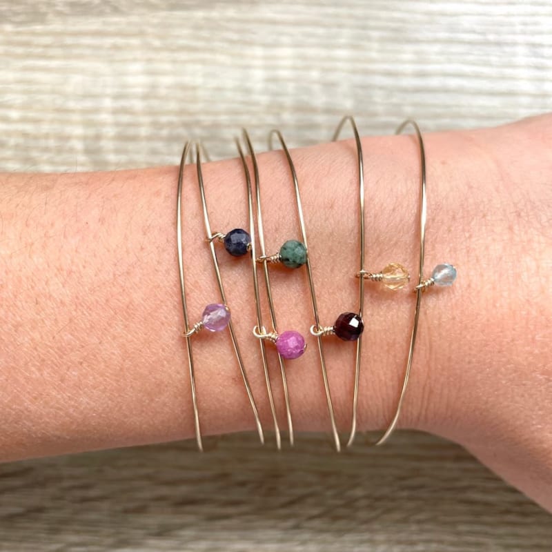 Bracelets jonc 7 chakras joyce taille s (tour de main 18-19 cm)