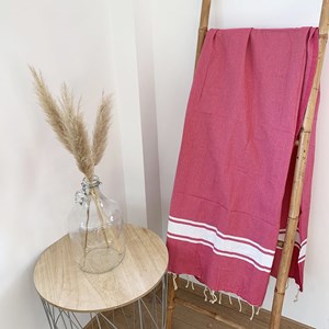 Fouta plate - kozo fuchsia