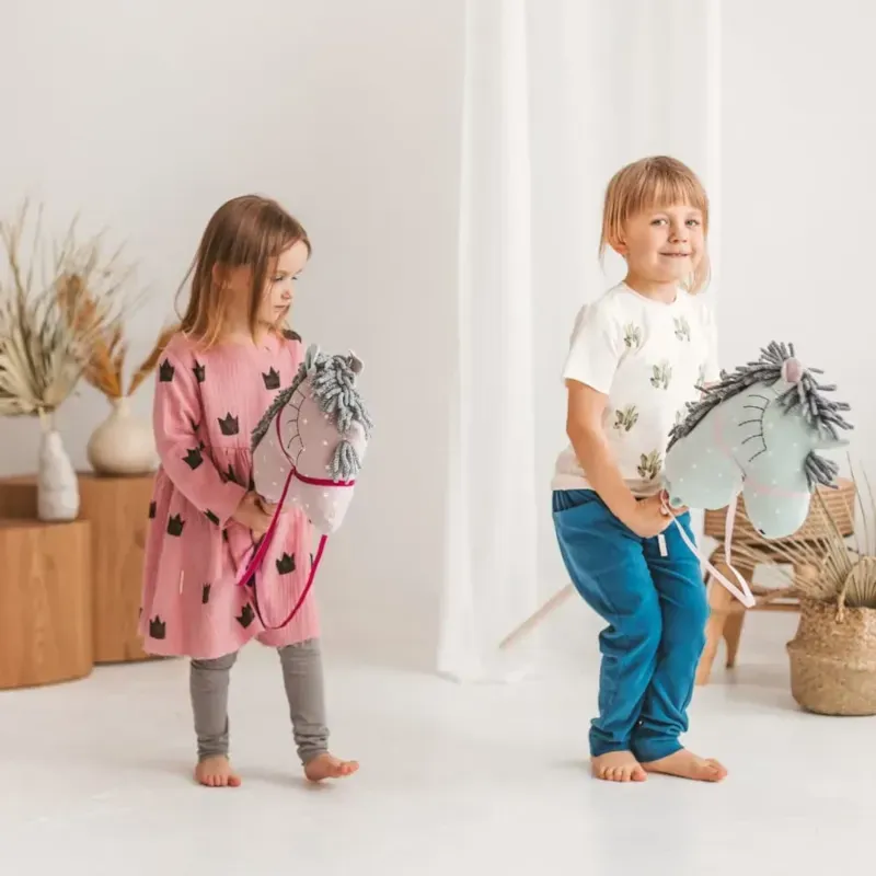 Licorne sur stick en lin jouet cheval de bois fait main vert