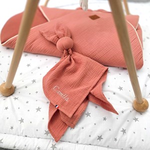 Doudou lapin  gaze jeanne terracotta 50