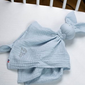 Doudou lapin  gaze jeanne bleu 50 x 50