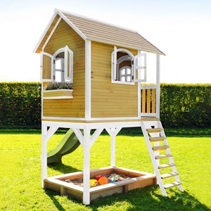 Sarah cabane bois sur pilotis avec tobo