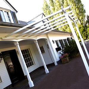 Pergola clématite adossante