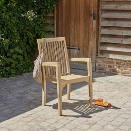 Fauteuil de jardin empilable en teck bru