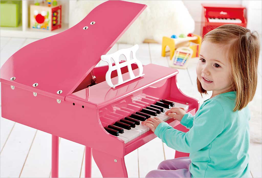 Jouet piano à queue rose hape